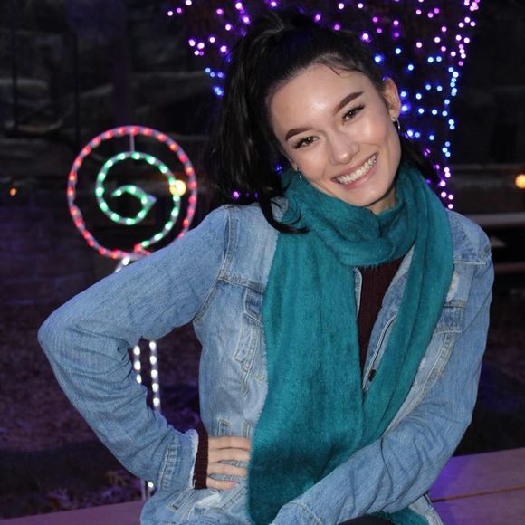 Meet your Posher, Julia - Picture 1 of 1